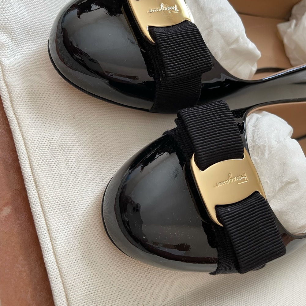 Black Patent Leather Salvatore Ferragammo Varina Flats 8.5 Wide